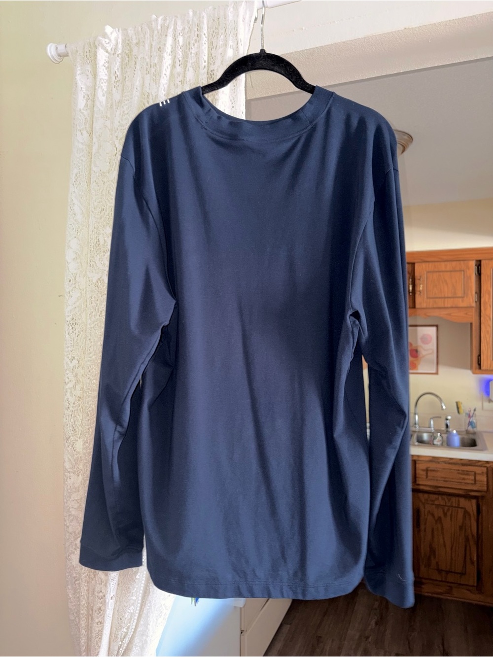 Lululemon Men's Navy Long-Sleeve Tee Size L - Picture 2 of 3